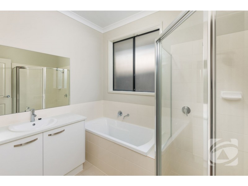 18 Grantchester Drive, Mount Barker SA 5251