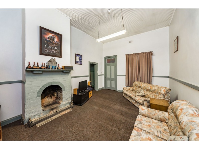 17 Railway Terrace, Morgan SA 5320