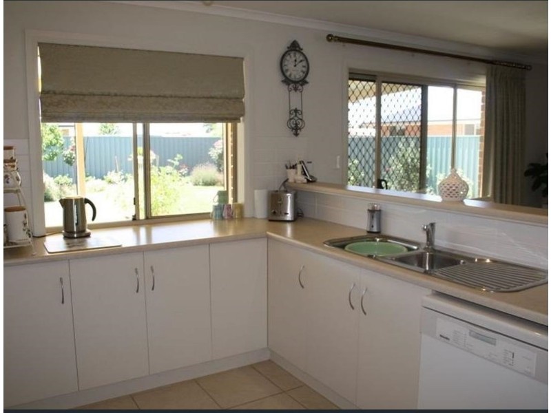 19 Strathford Way, Strathalbyn SA 5255