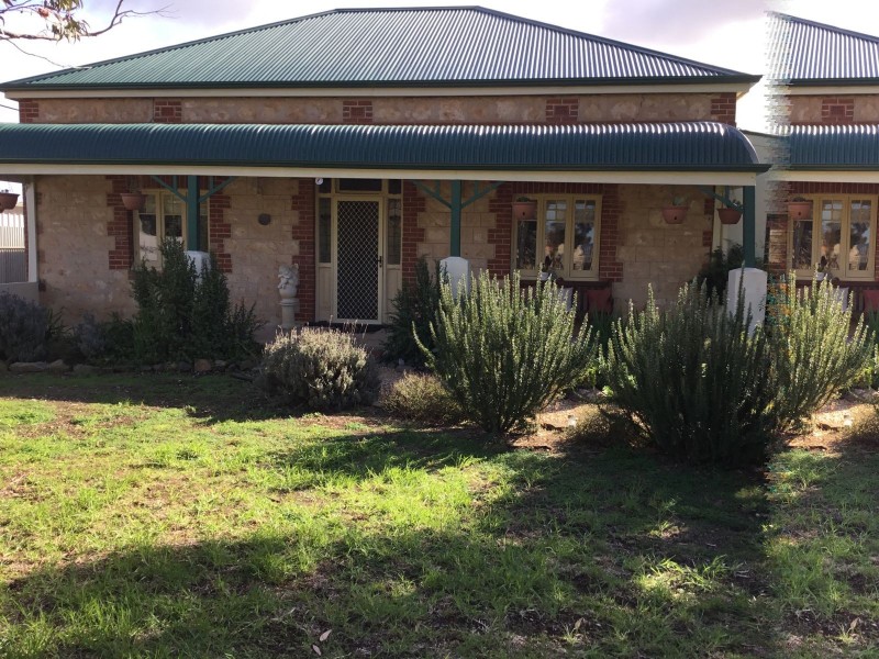 28 Marchant Road, Strathalbyn SA 5255