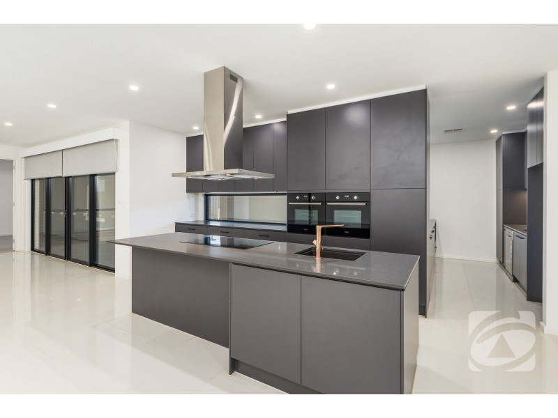 8 Red Gum Crescent, Mount Barker SA 5251