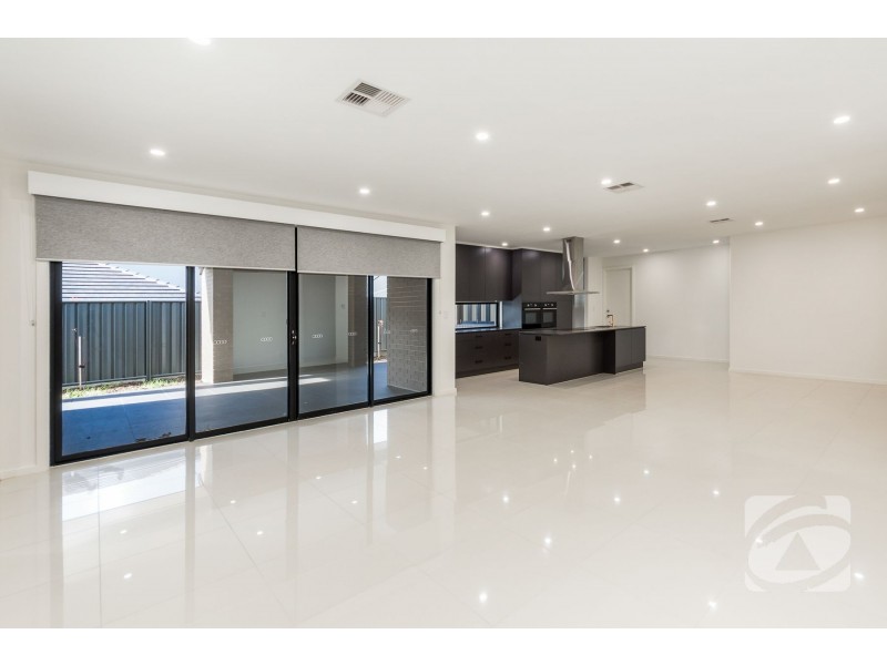 8 Red Gum Crescent, Mount Barker SA 5251