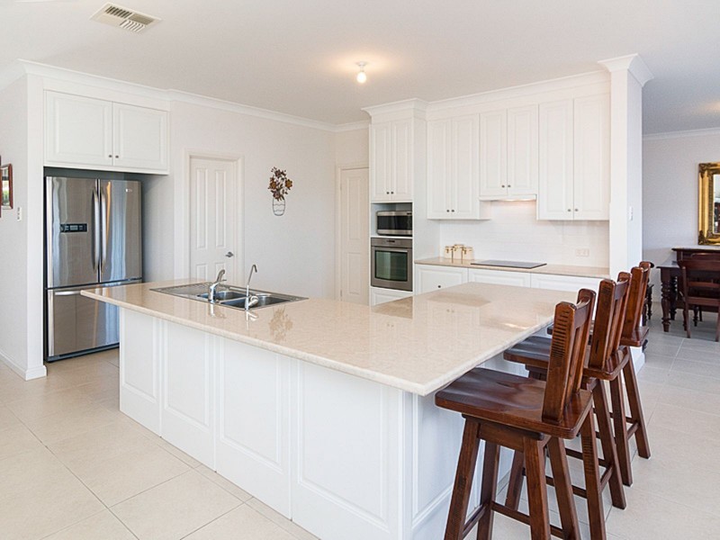 2 Pinnacle Court, Mount Barker SA 5251