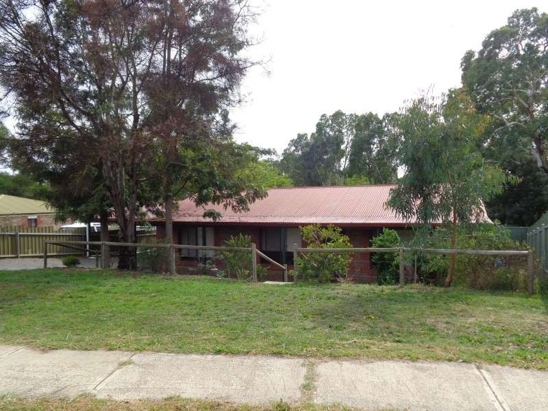 16 Carr Street, Mount Barker SA 5251