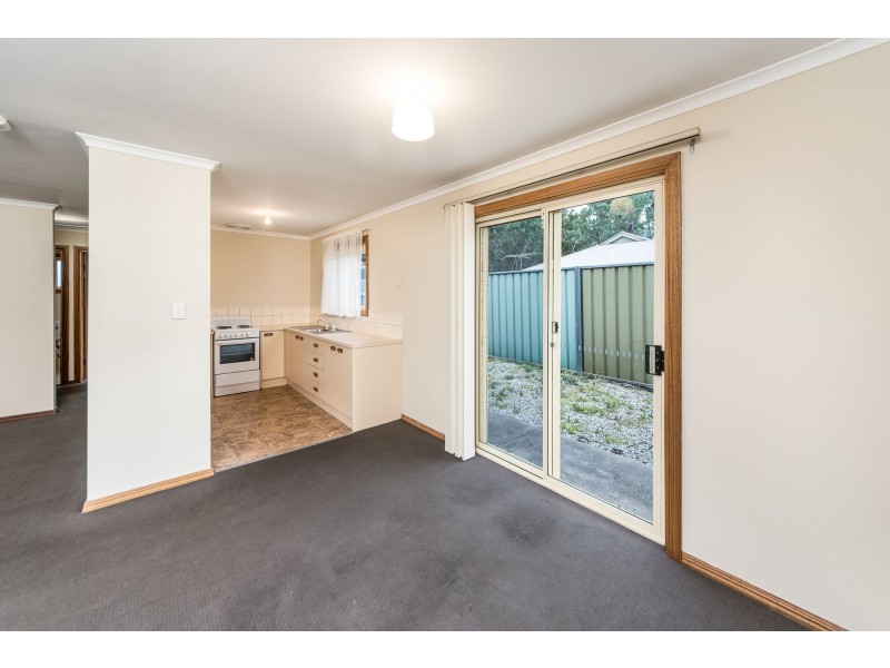 1/8 Douglas Drive, Mount Barker SA 5251