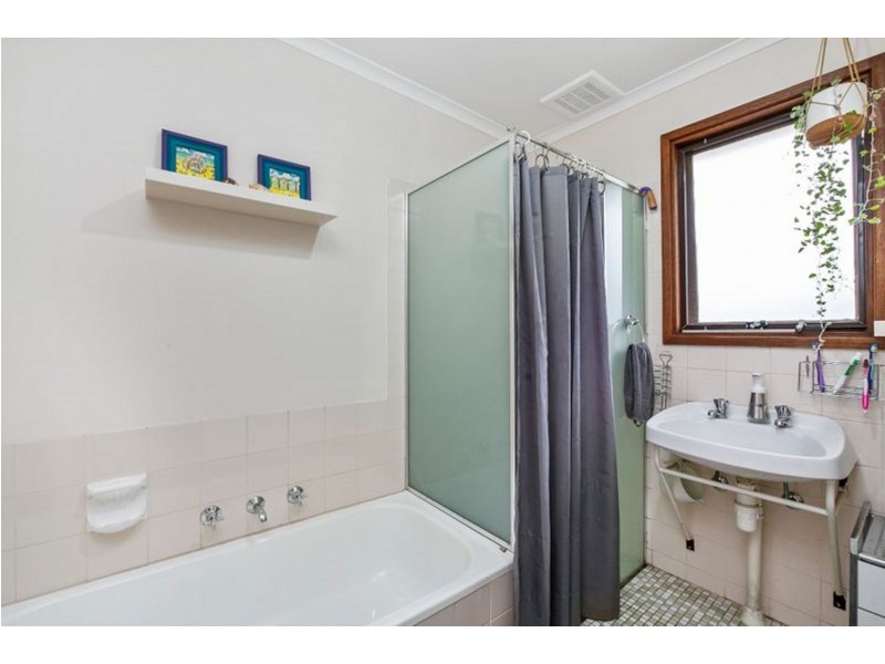 4 Alberg Avenue, Mount Barker SA 5251