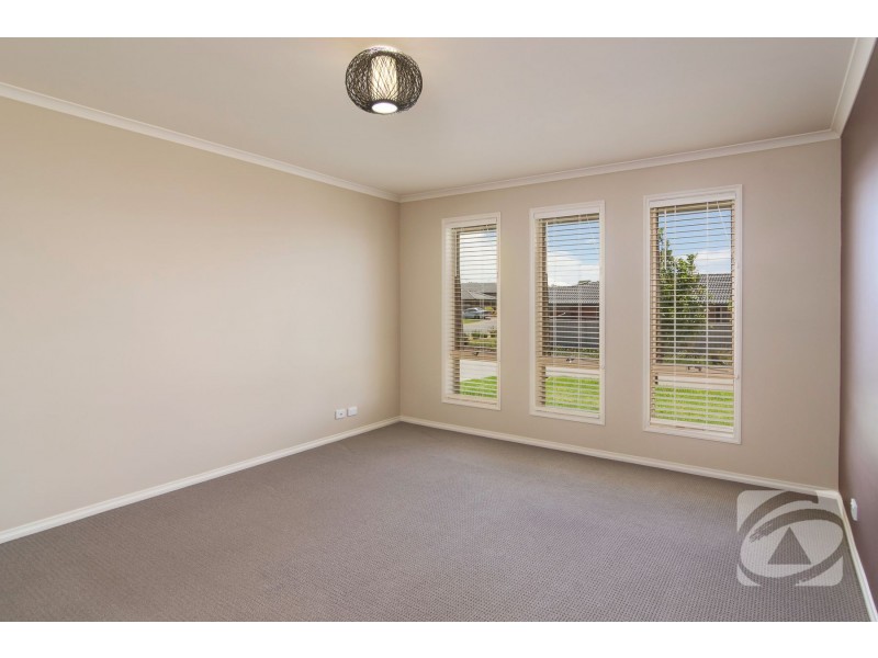 74 Douglas Drive, Mount Barker SA 5251