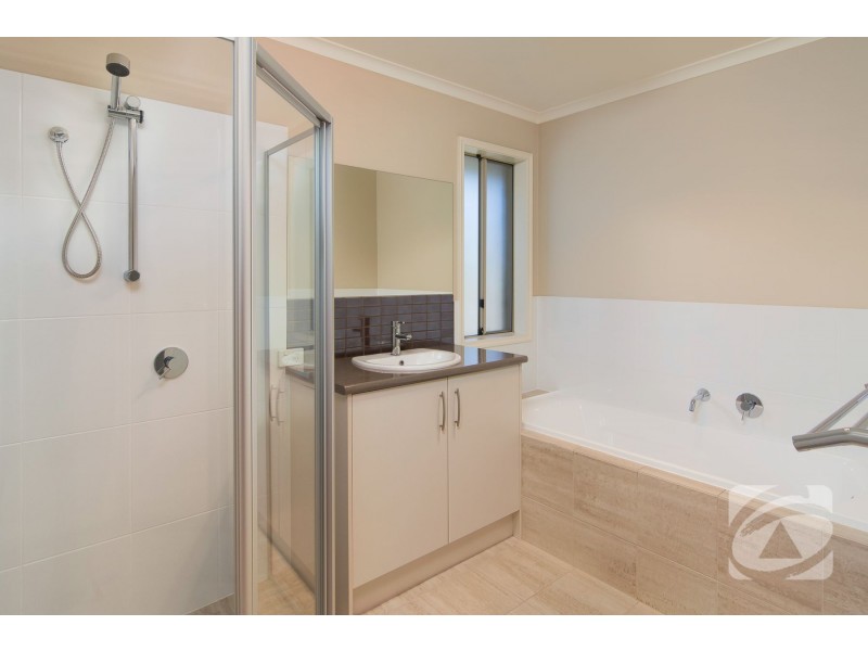 74 Douglas Drive, Mount Barker SA 5251