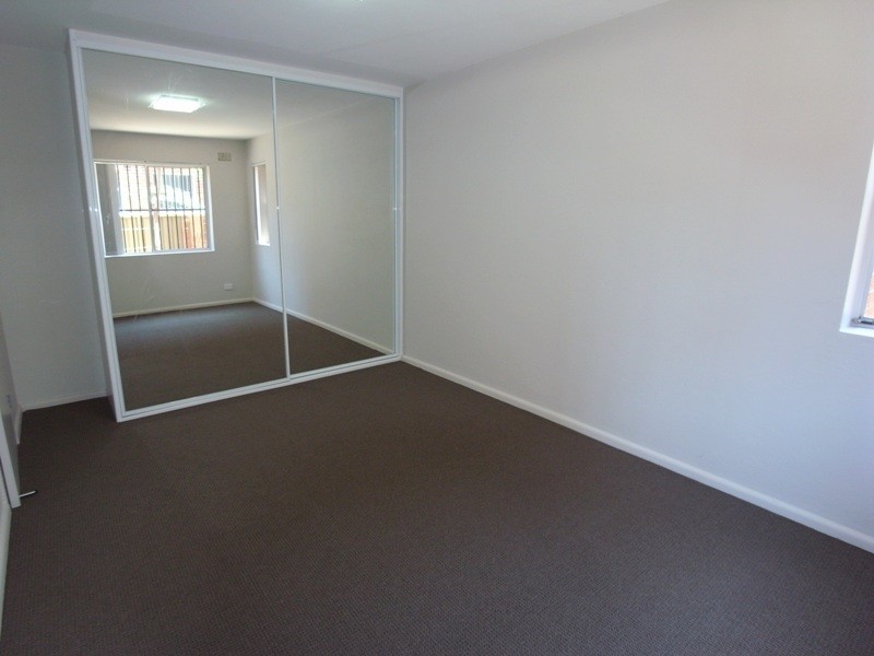 2/16 Barber Avenue, Eastlakes NSW 2018