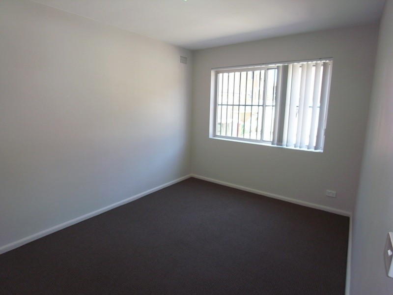 2/16 Barber Avenue, Eastlakes NSW 2018