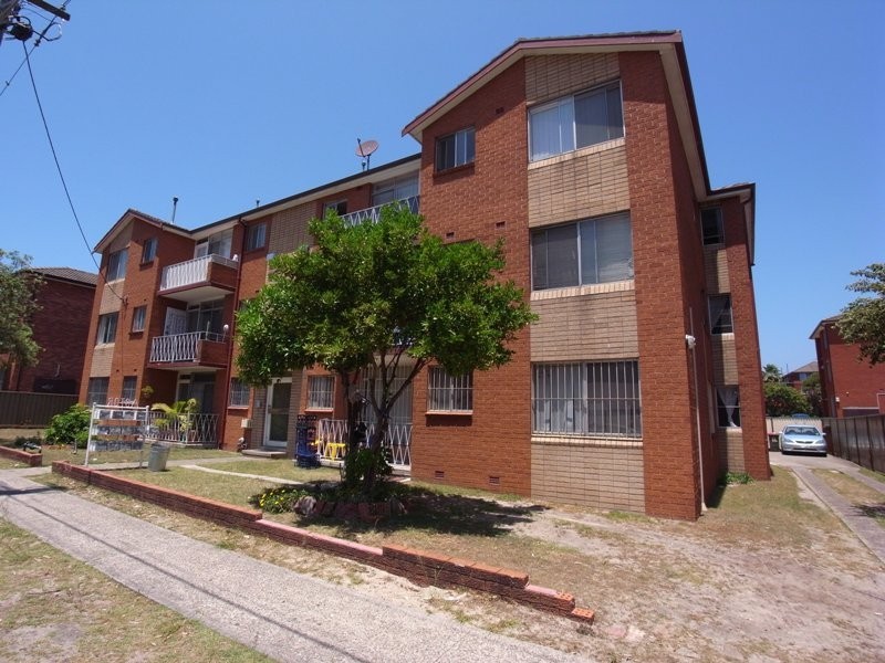 2/16 Barber Avenue, Eastlakes NSW 2018