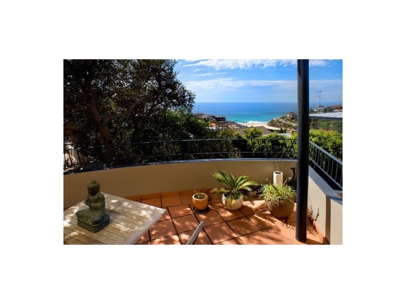 2/15 Wonderland Ave, Tamarama NSW 2026