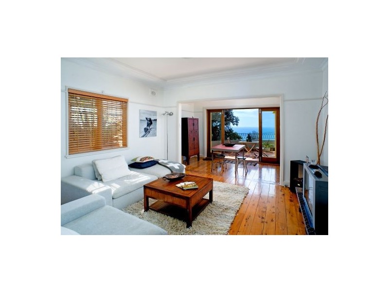 2/15 Wonderland Ave, Tamarama NSW 2026