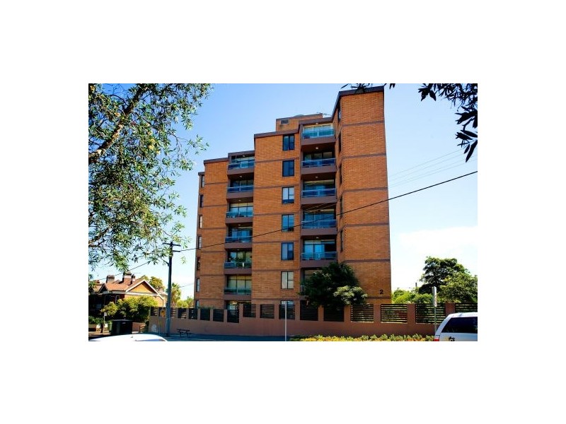 2a/2 Cook Road (cnr Moore Park Rd), Centennial Park NSW 2021