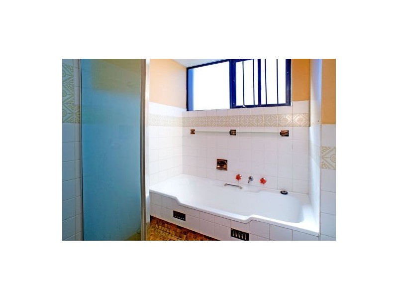 2a/2 Cook Road (cnr Moore Park Rd), Centennial Park NSW 2021