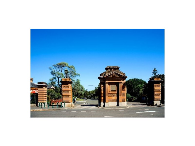 2a/2 Cook Road (cnr Moore Park Rd), Centennial Park NSW 2021