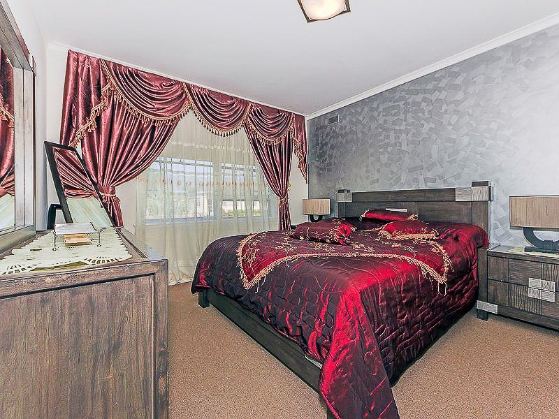 14 Centenary Crescent, Werribee VIC 3030