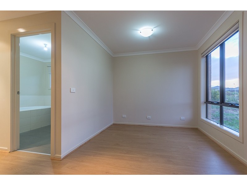 4 Destiny Lane, Tarneit VIC 3029
