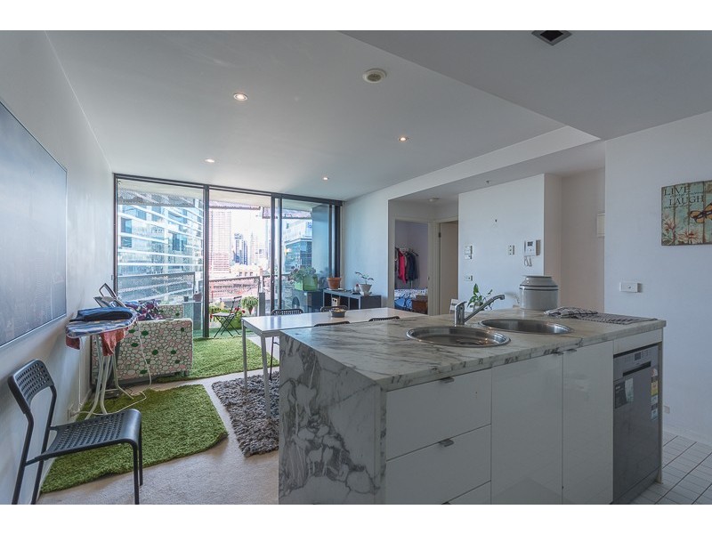 1204/18 Waterview Walk, Docklands VIC 3008