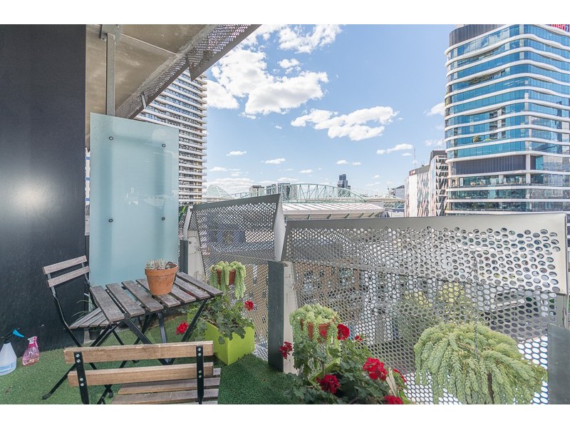 1204/18 Waterview Walk, Docklands VIC 3008