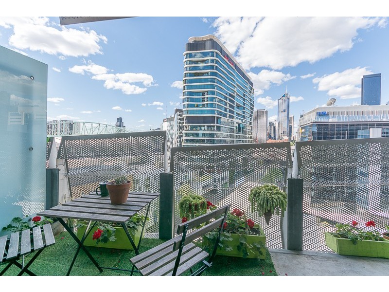 1204/18 Waterview Walk, Docklands VIC 3008