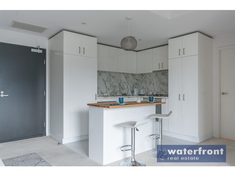 1303/8 Waterview Walk, Docklands VIC 3008