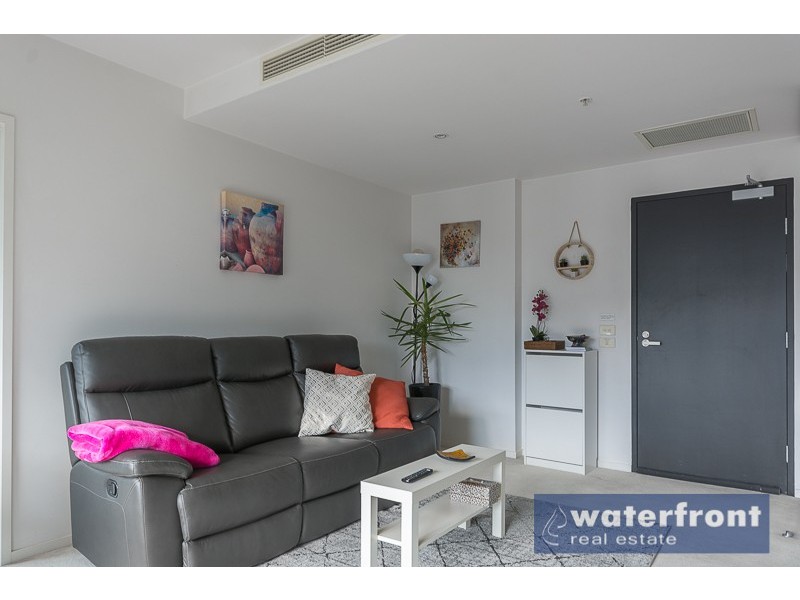 1303/8 Waterview Walk, Docklands VIC 3008
