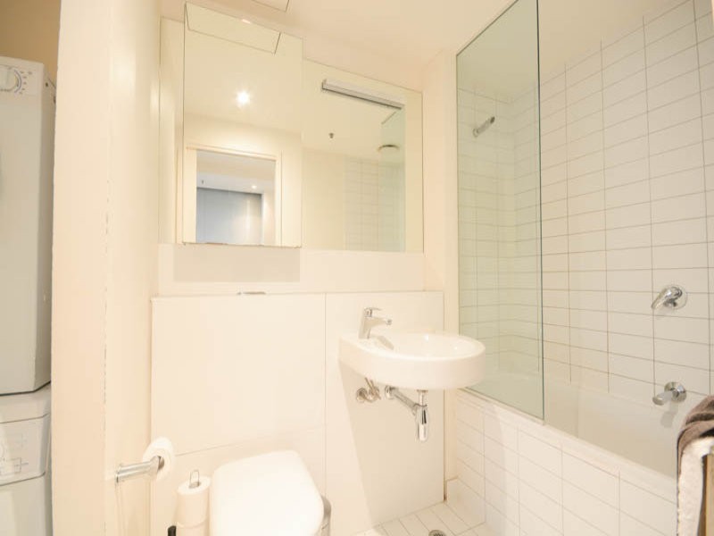 2307/620 Collins Street, Melbourne VIC 3000
