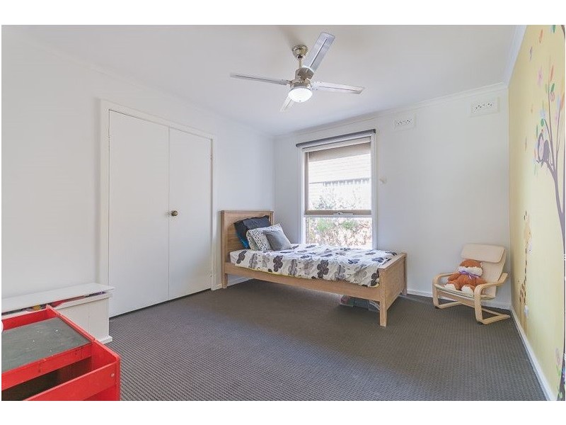 20 Phyllis Parade, Deer Park VIC 3023