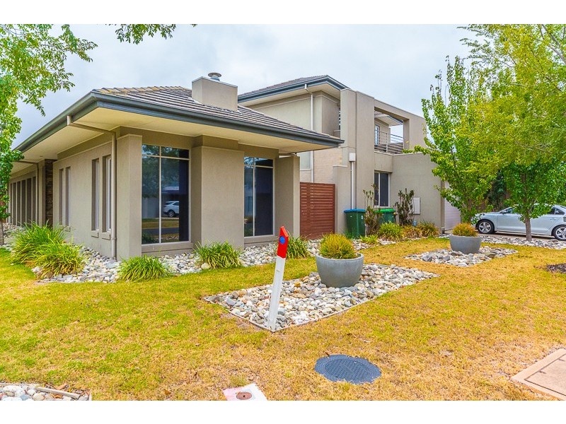 18 Cremorne Street, Sanctuary Lakes VIC 3030