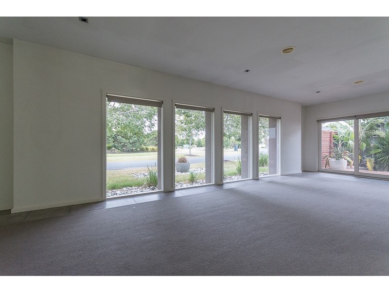 18 Cremorne Street, Sanctuary Lakes VIC 3030