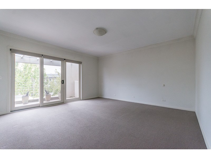 18 Cremorne Street, Sanctuary Lakes VIC 3030