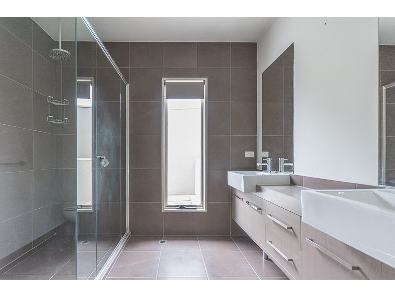 18 Cremorne Street, Sanctuary Lakes VIC 3030