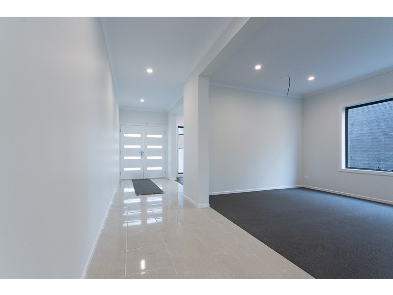 11 Carnaby  Grove, Burnside VIC 3023