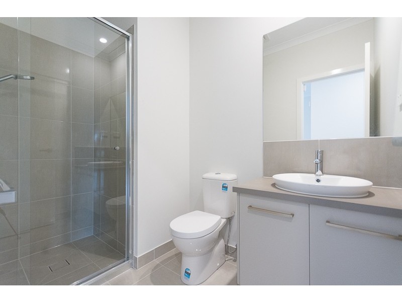 11 Carnaby  Grove, Burnside VIC 3023