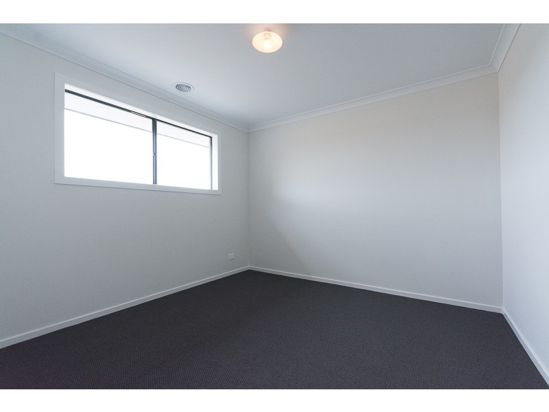 11 Carnaby  Grove, Burnside VIC 3023