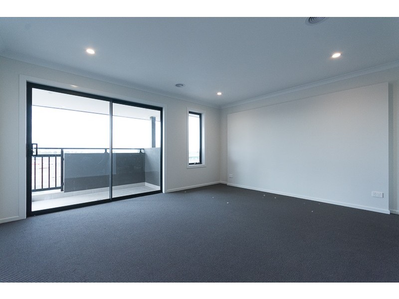 11 Carnaby  Grove, Burnside VIC 3023