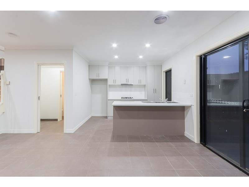 53 Swamphen Drive, Williams Landing VIC 3027