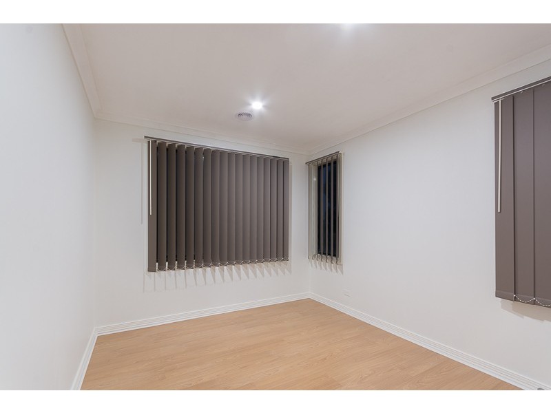 53 Swamphen Drive, Williams Landing VIC 3027