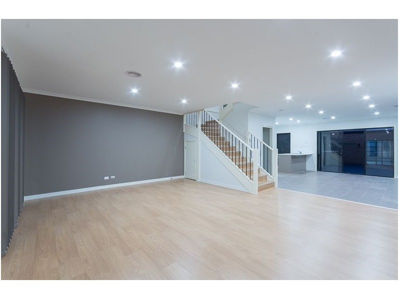 53 Swamphen Drive, Williams Landing VIC 3027