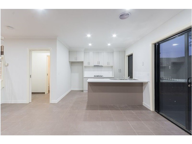 53 Swamphen Drive, Williams Landing VIC 3027