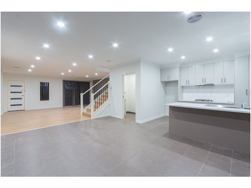 53 Swamphen Drive, Williams Landing VIC 3027