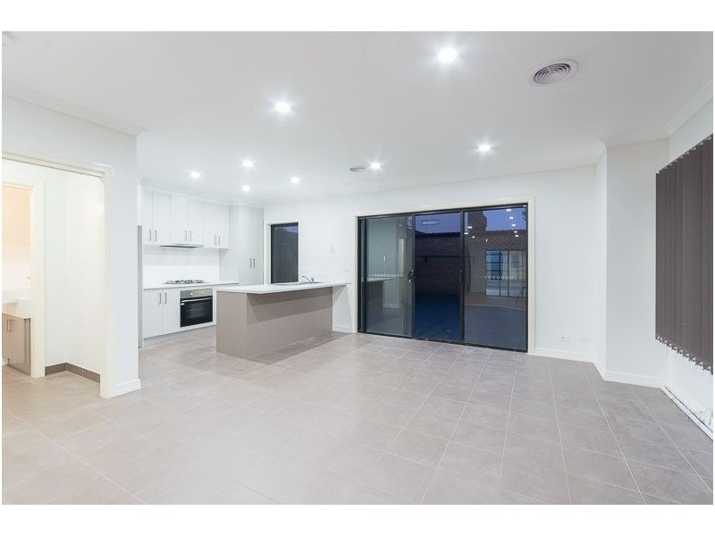 53 Swamphen Drive, Williams Landing VIC 3027