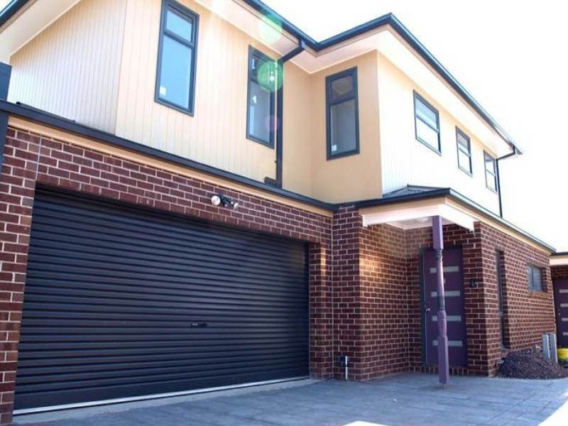 2/8 Nelson Court, Avondale Heights VIC 3034
