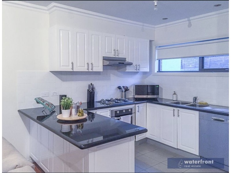 2/8 Nelson Court, Avondale Heights VIC 3034