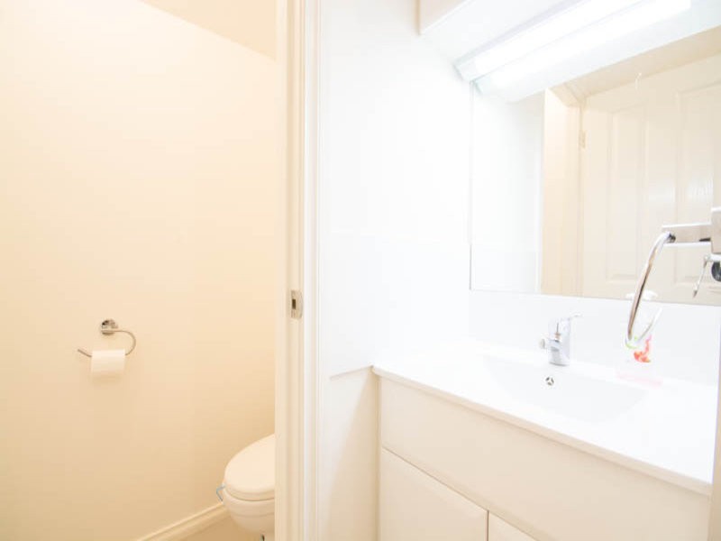 2/8 Nelson Court, Avondale Heights VIC 3034