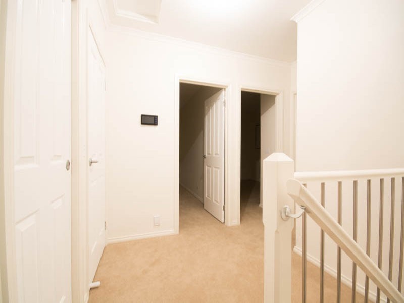 2/8 Nelson Court, Avondale Heights VIC 3034