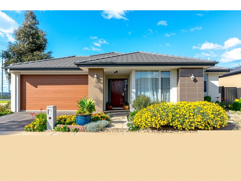 16 Larnook  Crescent, Truganina VIC 3029
