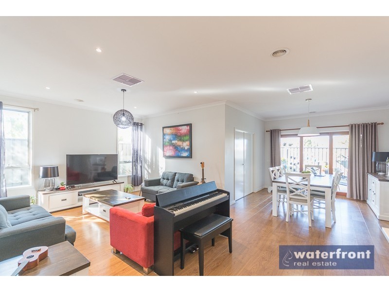 16 Larnook  Crescent, Truganina VIC 3029