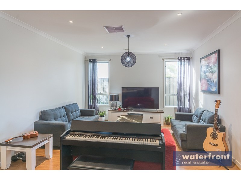 16 Larnook  Crescent, Truganina VIC 3029